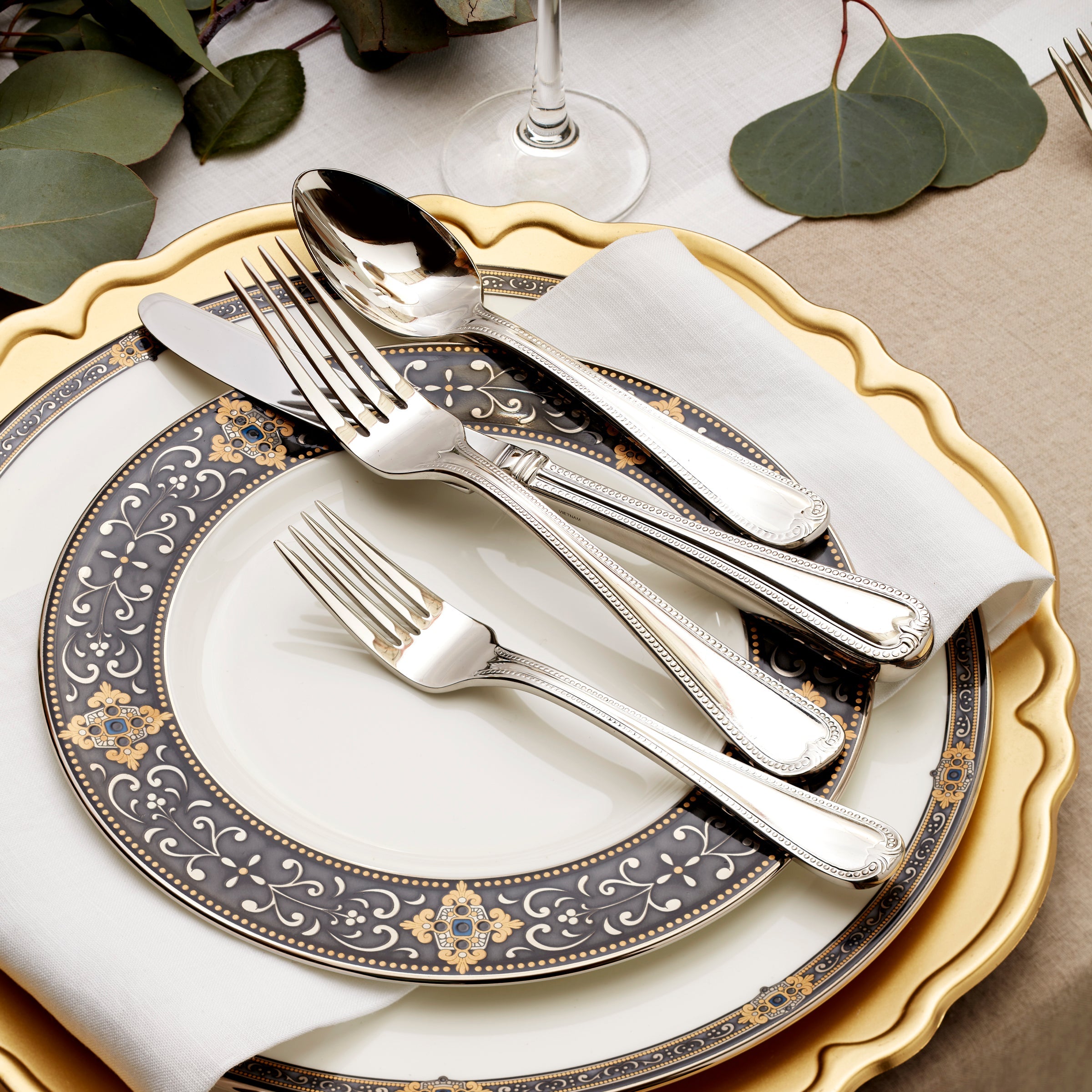 Vintage Jewel 20-Piece Flatware Set - Image 3
