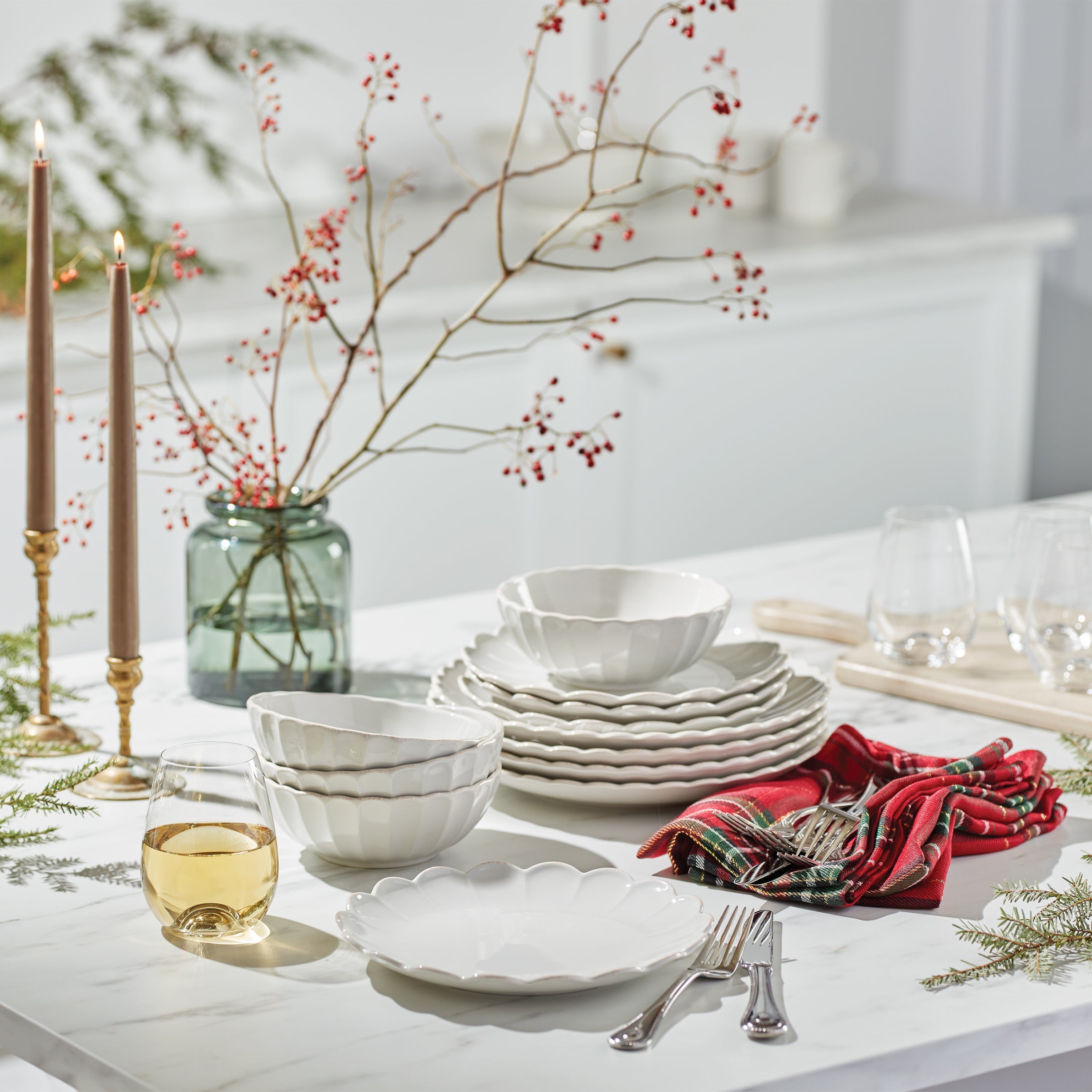 French Perle Scallop White 4-Piece Place Setting - Image 16