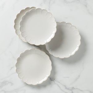 French Perle Scallop White Accent Plates. Set of 4