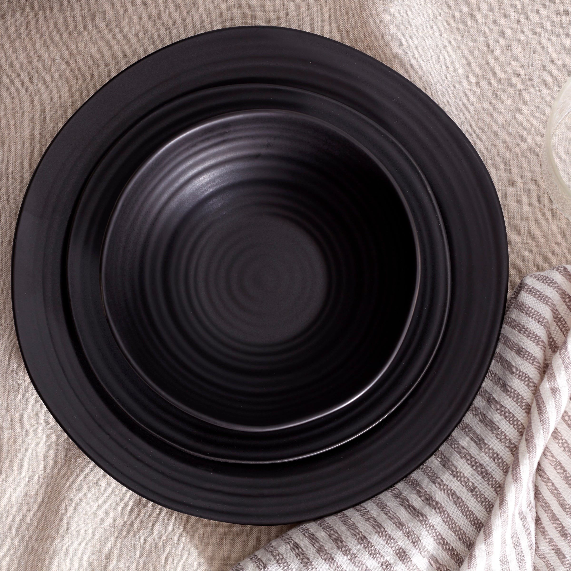 Ridge Black Salad Plate - Image 4