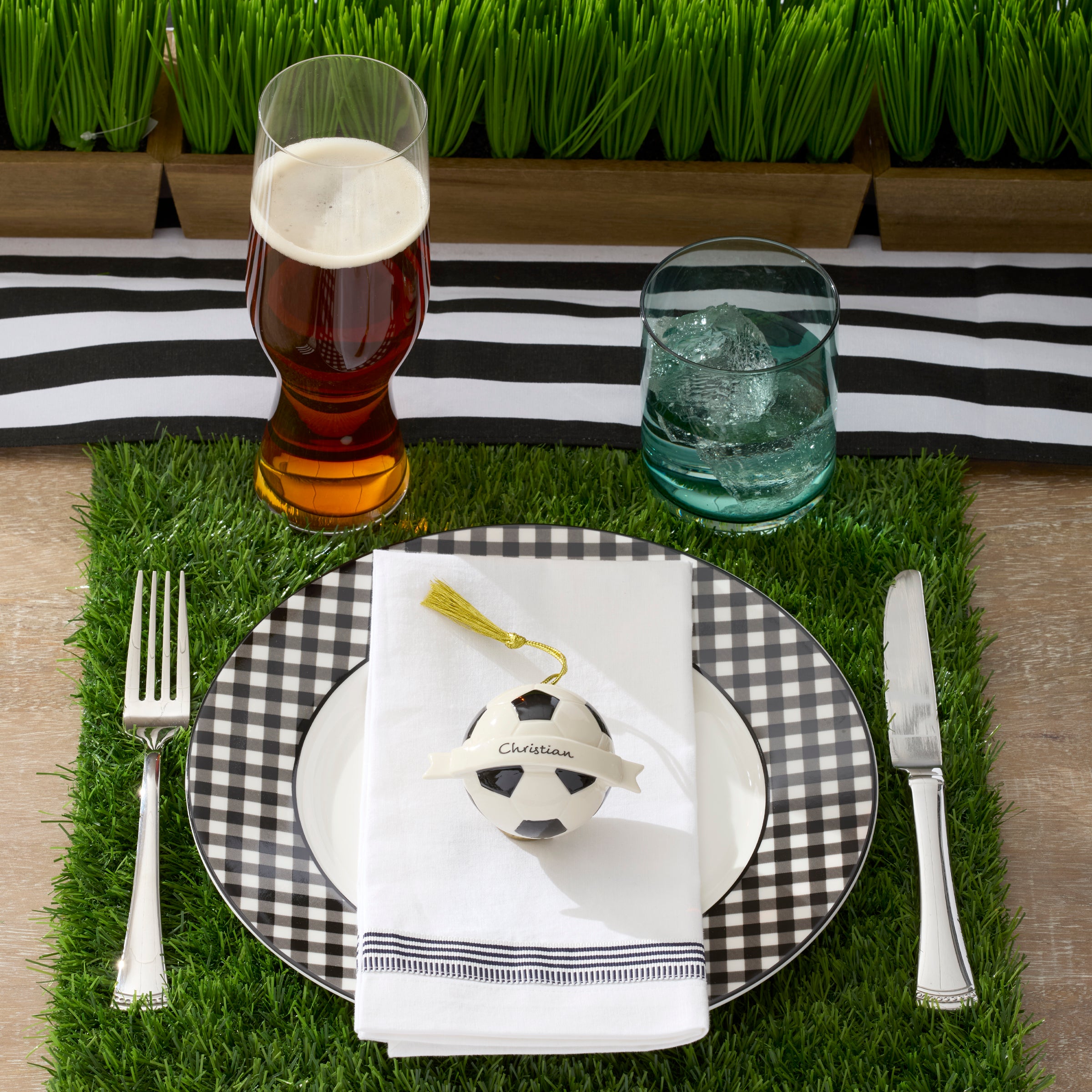 Gingham Black Dinner Plates. Set of 4 - Image 3