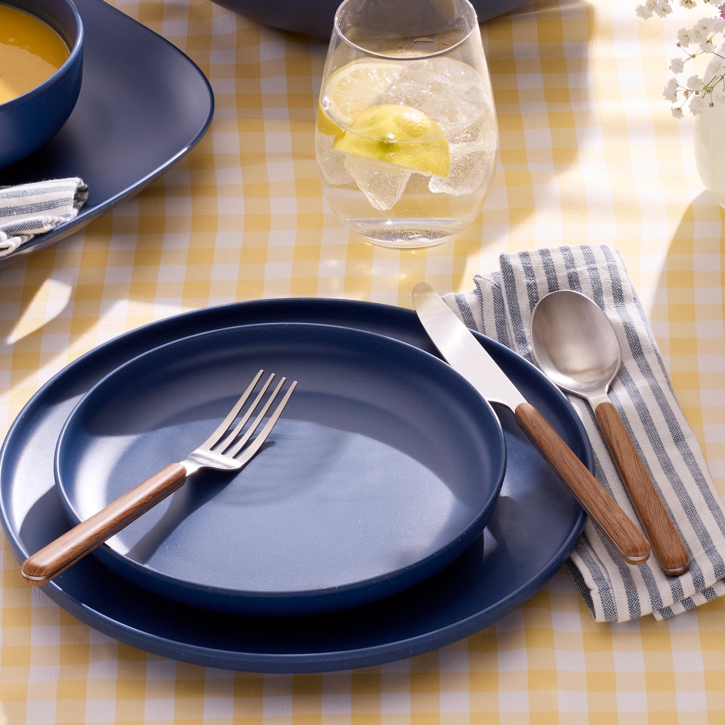 24 Seven Mirror Faux Wood Handle 12-Piece Flatware Set - Image 6