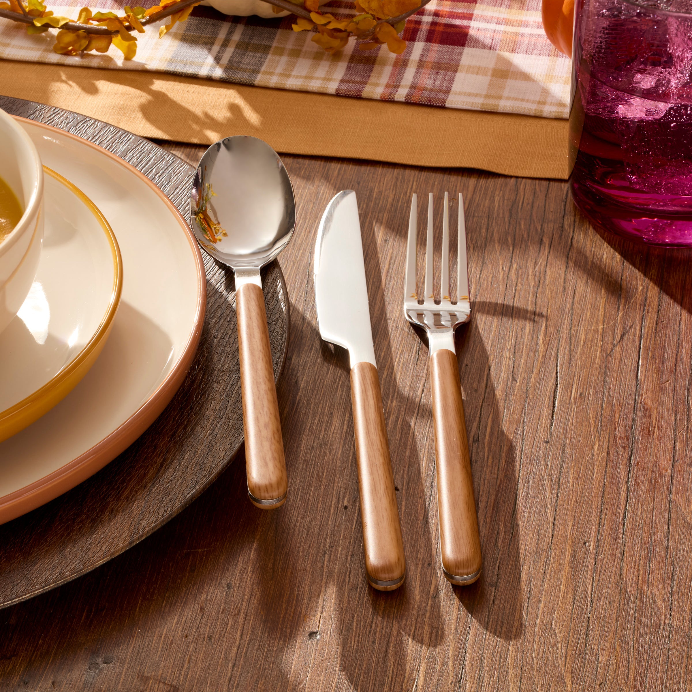 24 Seven Mirror Faux Wood Handle 12-Piece Flatware Set - Image 5