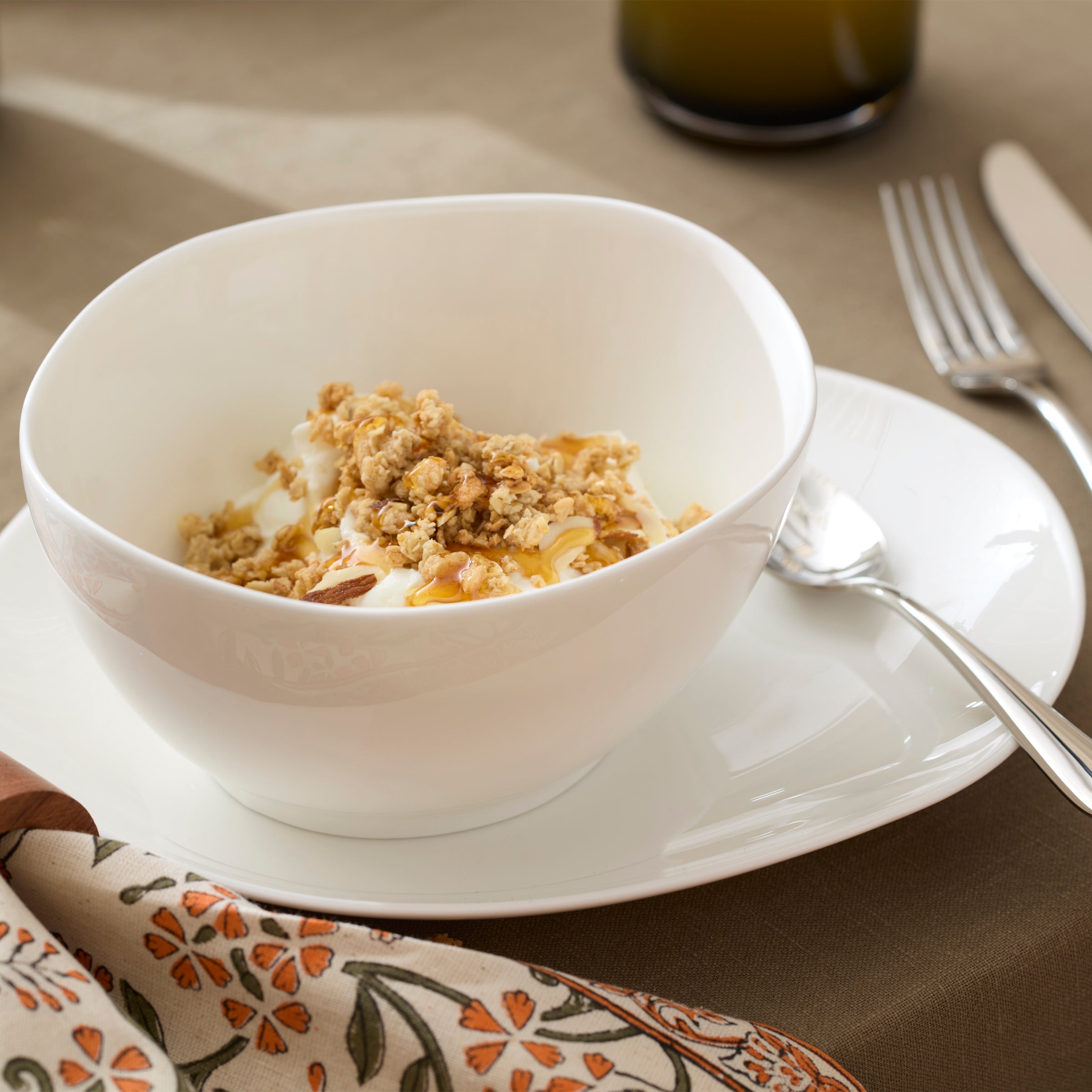 Studio 1414 Curve 12-Piece Dinnerware Set - Image 3