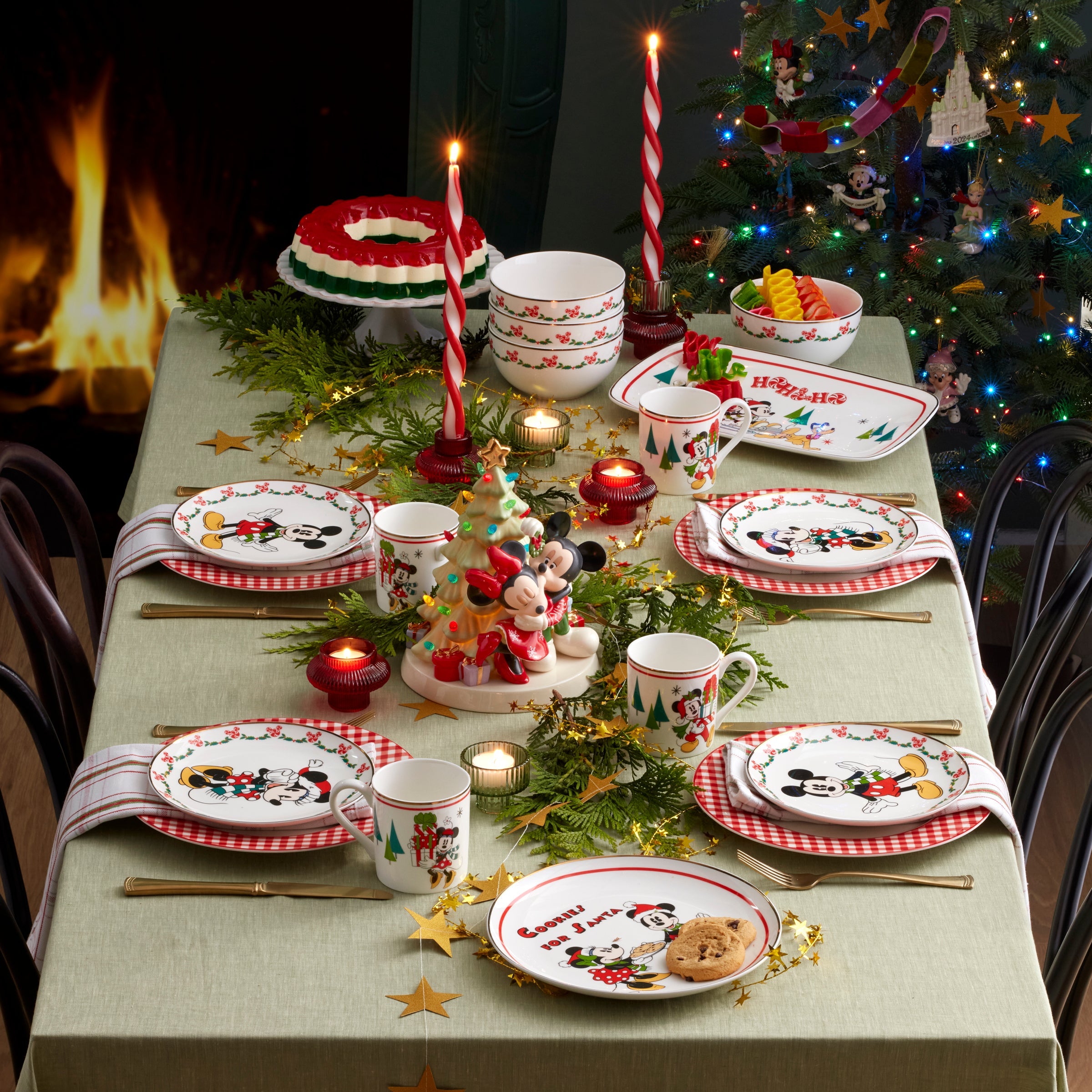 Disney Holiday 12-Piece Dessert Set - Image 2