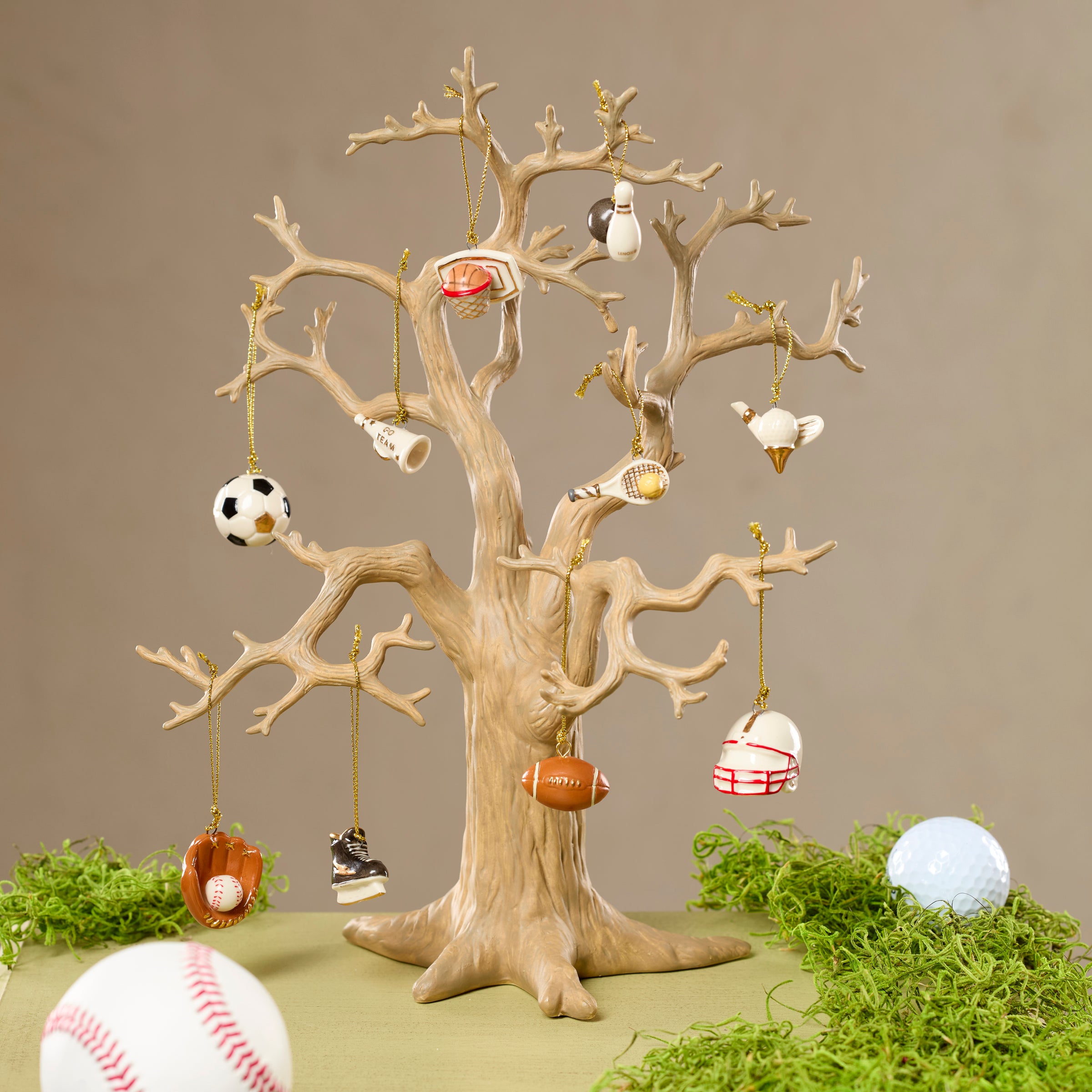 Rustic Oak Ornament Tree - Image 3