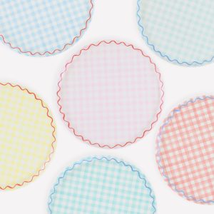 Gingham Reusable Large Plates. Set of 6
