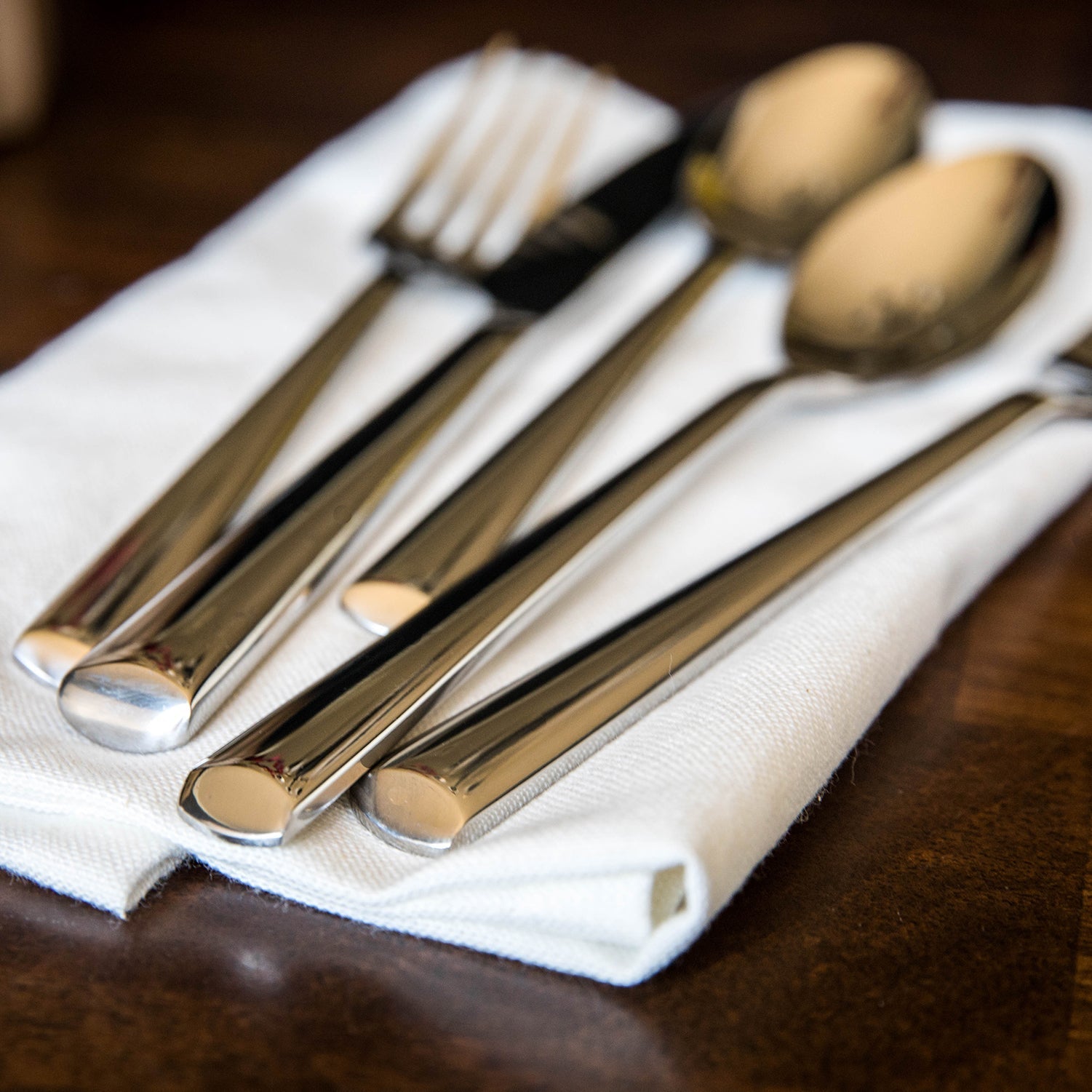 Gilda 20-Piece Flatware Set - Image 2