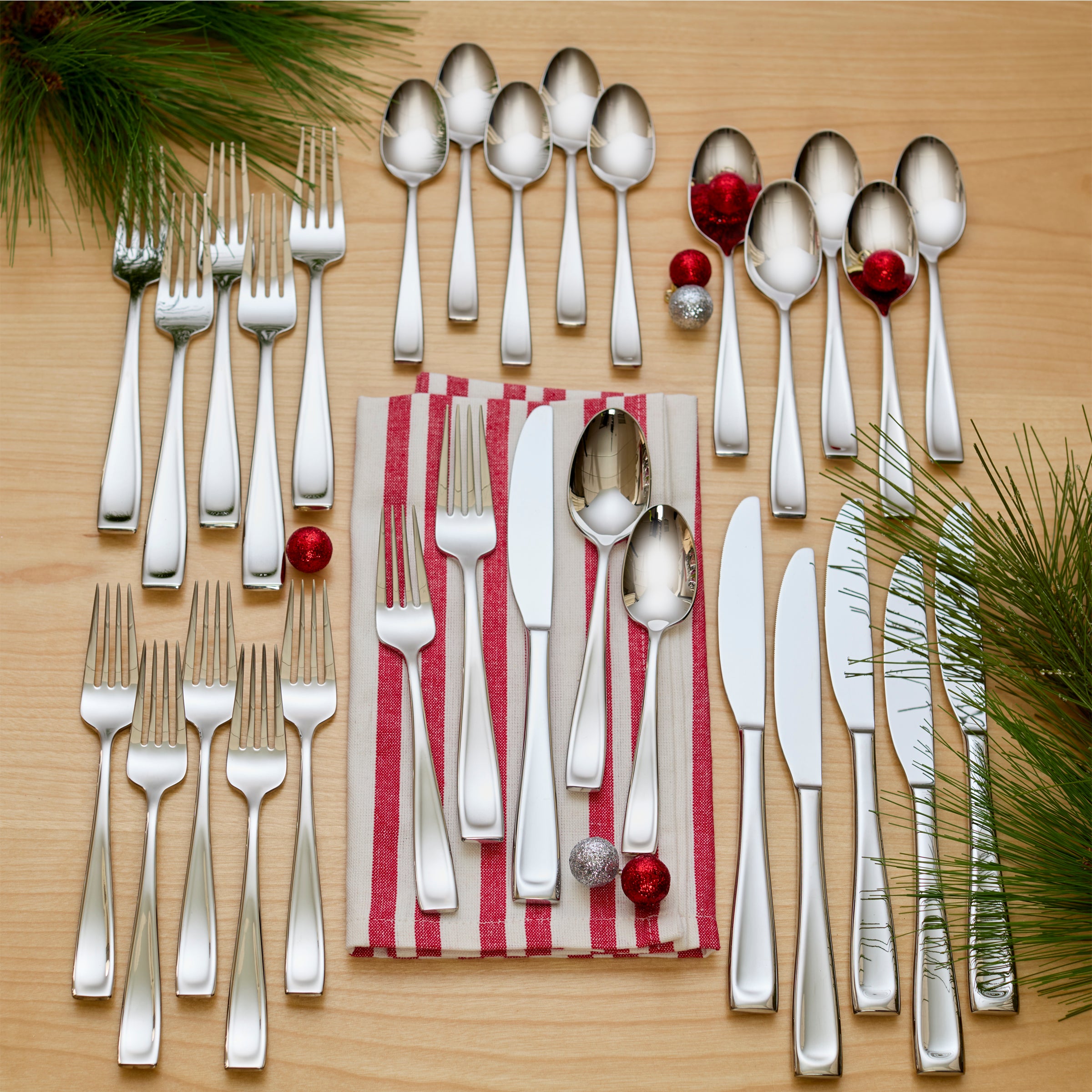 Moda 75-Piece Flatware Set - Image 3
