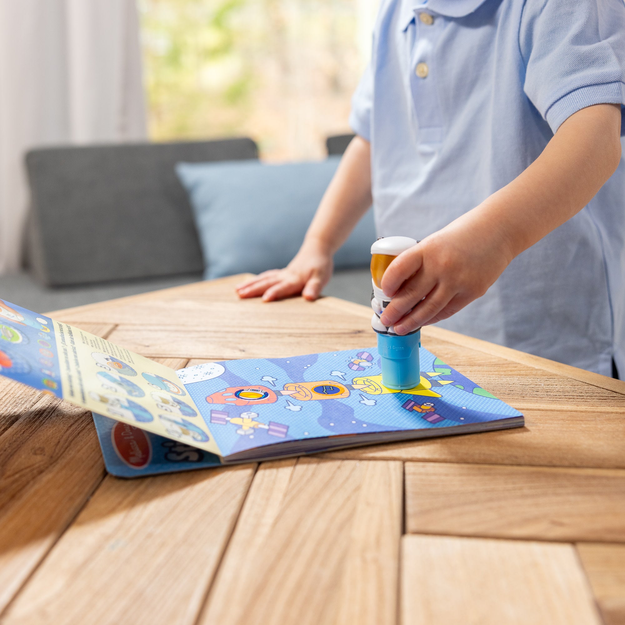 Sticker WOW!™ Activity Pad & Sticker Stamper - Astronaut - Image 10